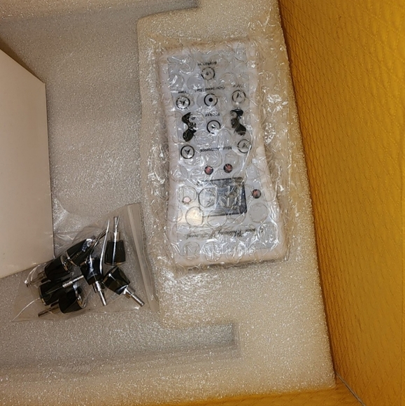 Colorful LED Anti-Age  New - Picture 2 of 11